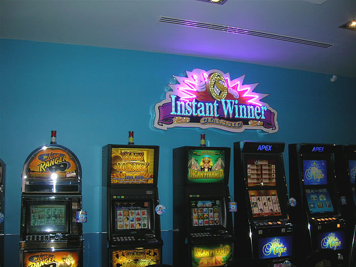 Файл:Full house 4 (Сибирский неон).jpg