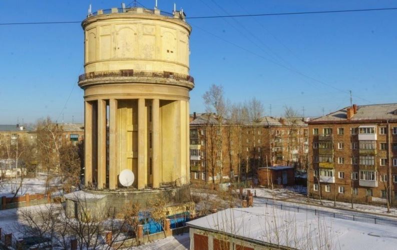 Файл:Ватутина 33 (Башня).jpg