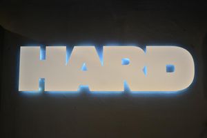 HARD Гоголя 7 (Сибирский неон).jpg