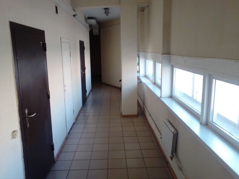 Файл:Челюскинцев 18-2 (6 этаж 1).jpg