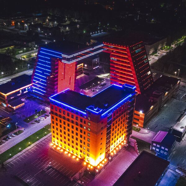 Файл:Академпарк 1.jpg