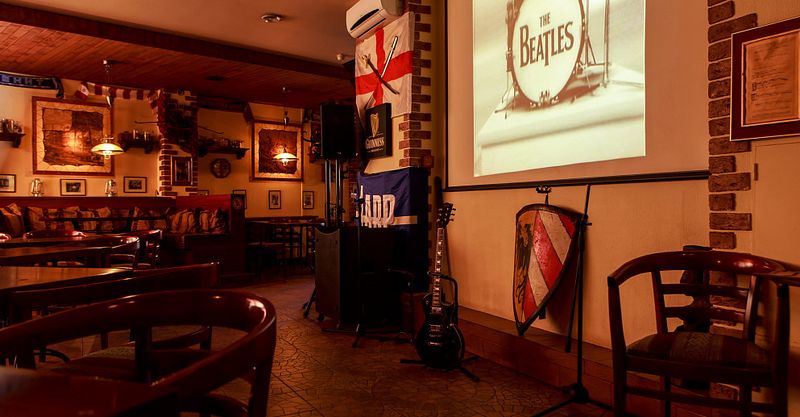 Файл:Glory Pub 15.jpg