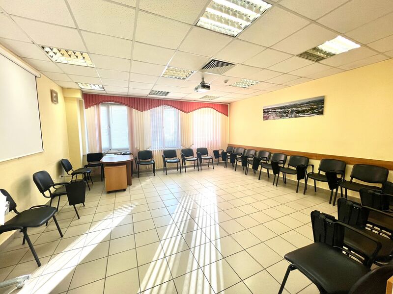 Файл:Челюскинцев 18-2 офис 508 (2).jpg