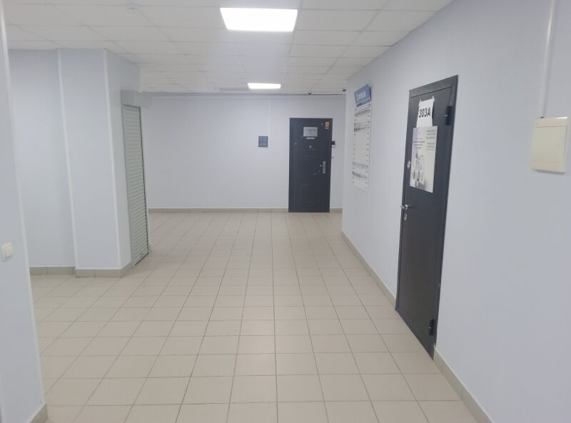 Файл:Челюскинцев 14-2 3 этаж (2).jpg