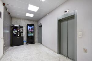 Восход 20 1 этаж (лифты).jpg