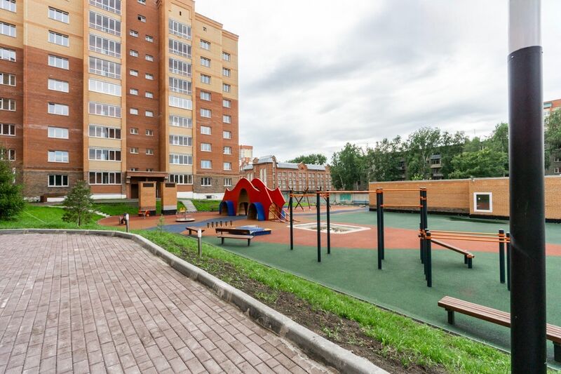 Файл:Серафимовича 6 8.jpg