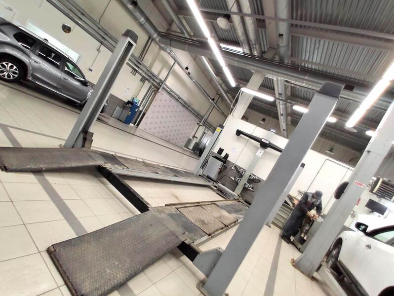 Файл:Сибирские моторы (Станционная) 4.jpg