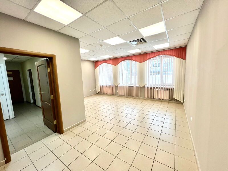 Файл:Челюскинцев 18-2 офис 506.jpg