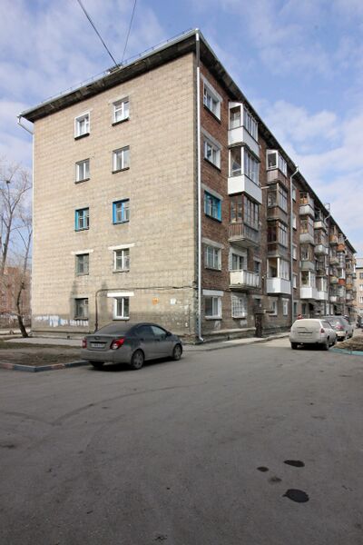 Файл:Оловозаводская 18 (1).jpg