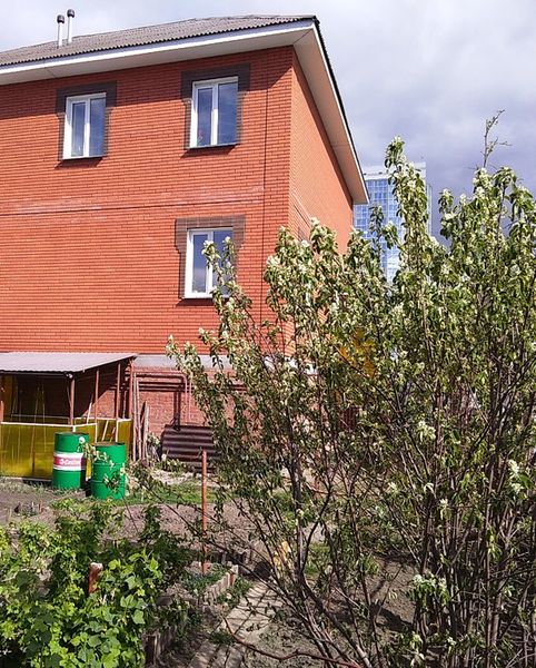 Файл:Плахотного 157.jpg