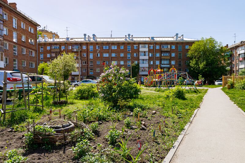 Файл:Карла Маркса проспект 8 (2).jpg