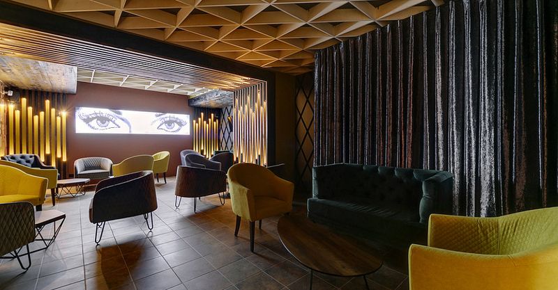 Файл:GAGEN BAR AUCTIONS 8.jpg