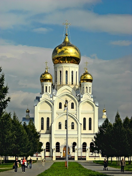 Файл:Троицкий собор.jpg