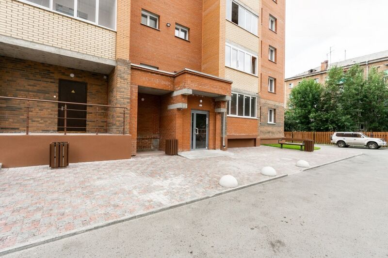 Файл:Серафимовича 6 1.jpg