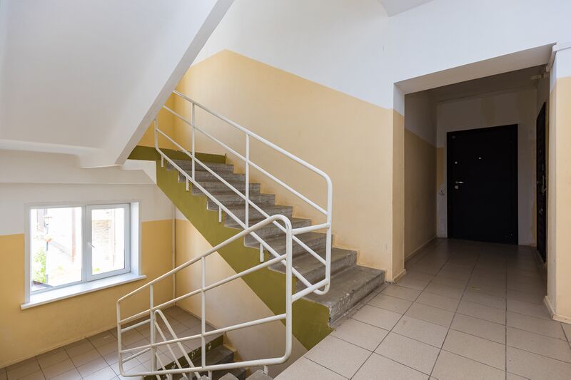 Файл:Кирова 354 (подъезд 2).jpg