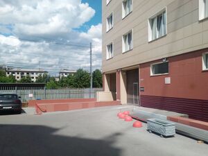 Советская 64-1 (парковка).jpg