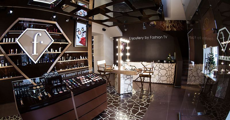 Файл:Fashion TV Cosmetics 11.jpg