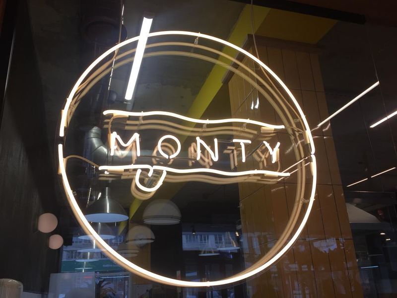 Файл:Monty Манты (Сибирский неон).jpg