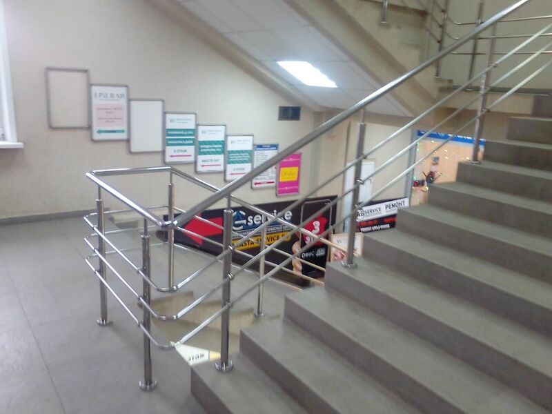 Файл:Гранит 3 этаж (лестница).jpg