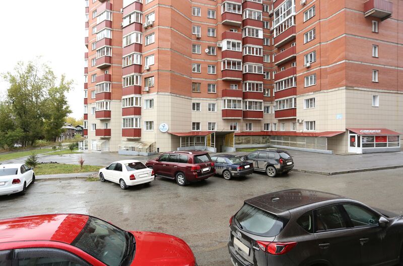 Файл:Серафимовича 24-1 (1).jpg