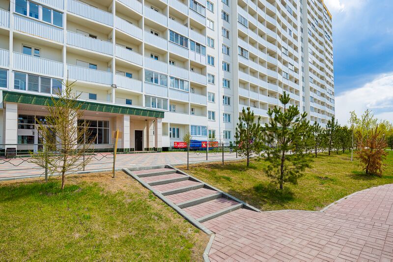 Файл:Забалуева 90 (лето) 2.jpg