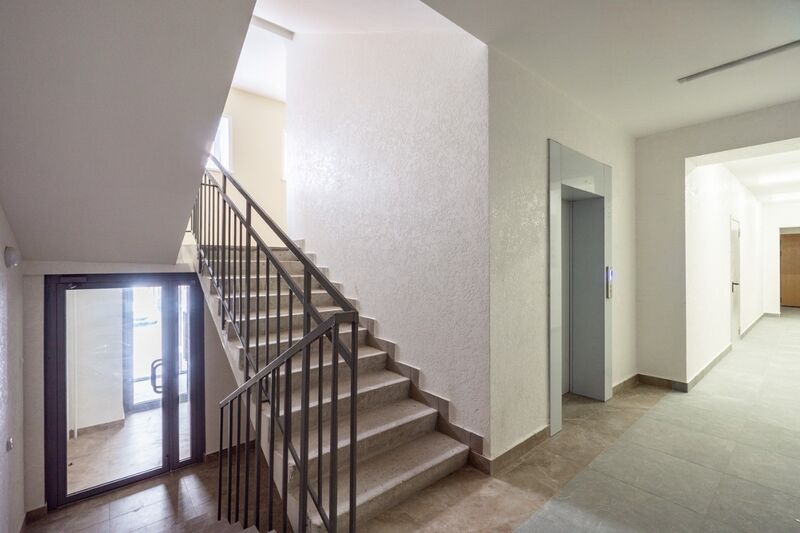 Файл:Серафимовича 6 4.jpg