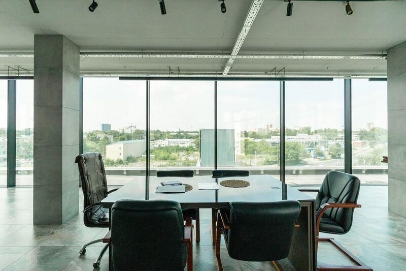 Файл:Немировича-Данченко 122а (6 этаж).jpg