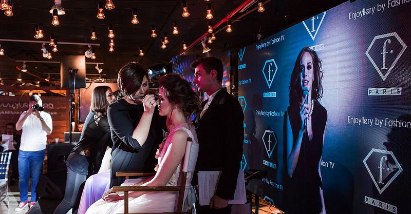 Файл:Fashion TV Cosmetics 4.jpg