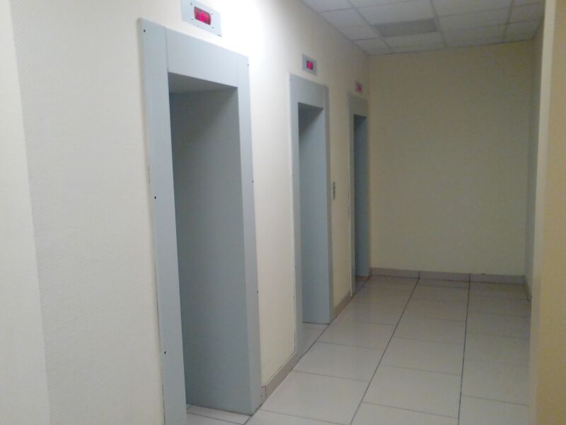 Файл:Красный проспект 86-2 (лифт).jpg