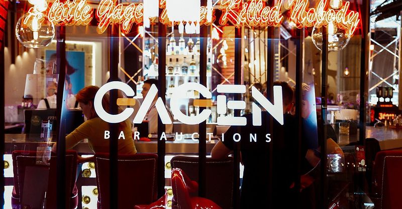 Файл:GAGEN BAR AUCTIONS 2.jpg