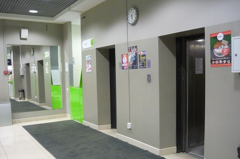 Файл:Гоголя 15 5 этаж лифты.jpg