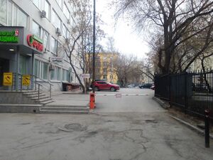 Фрунзе 5 (парковка).jpg