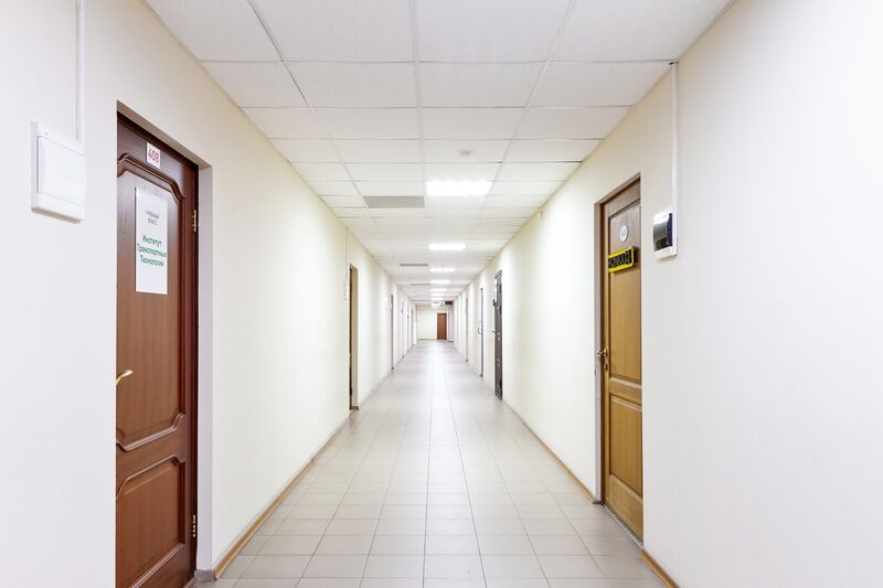 Файл:Челюскинцев 18-2 4 этаж (2).jpg