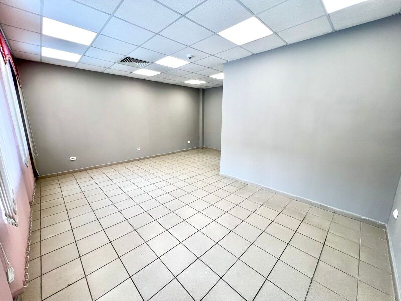 Файл:Челюскинцев 18-2 офис 506 (2).jpg