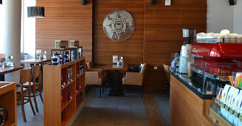 Файл:TRAVELER'S COFFEE 9.jpg